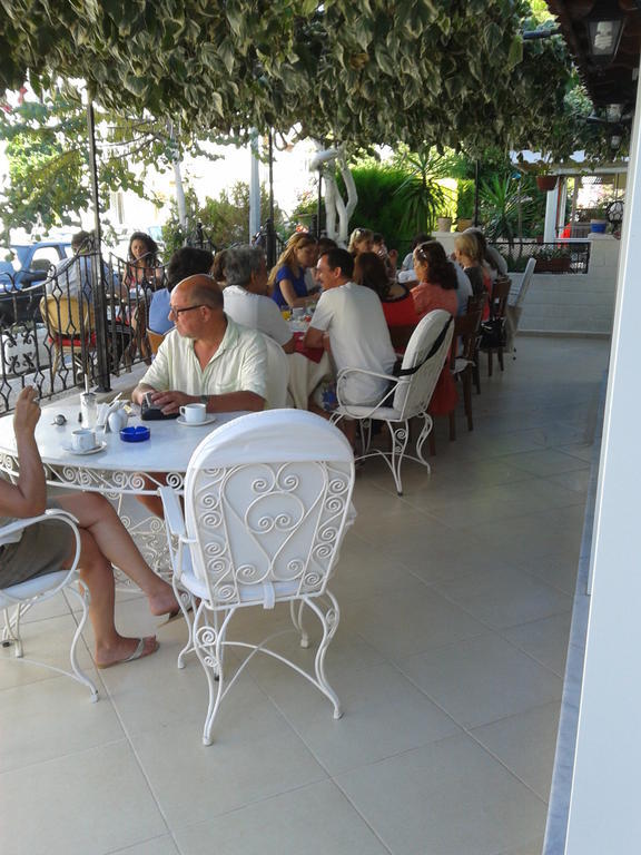 Melaike Hotel Foça Exterior foto